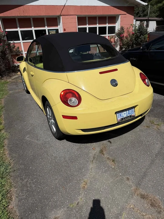 2008 Volkswagen New Beetle - Image 2 of 4