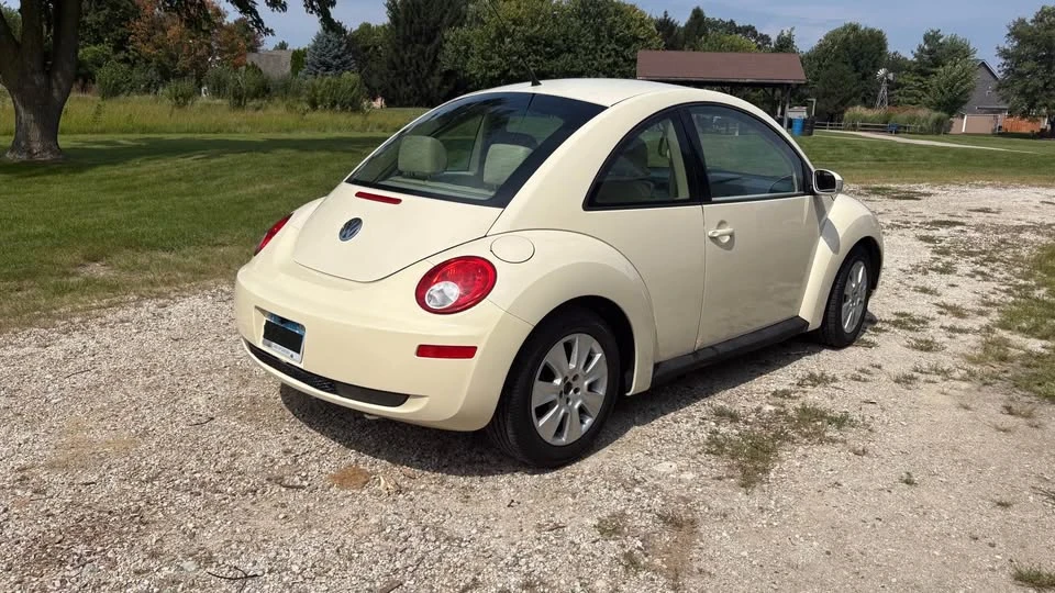 2008 Volkswagen New Beetle - Image 4 of 11
