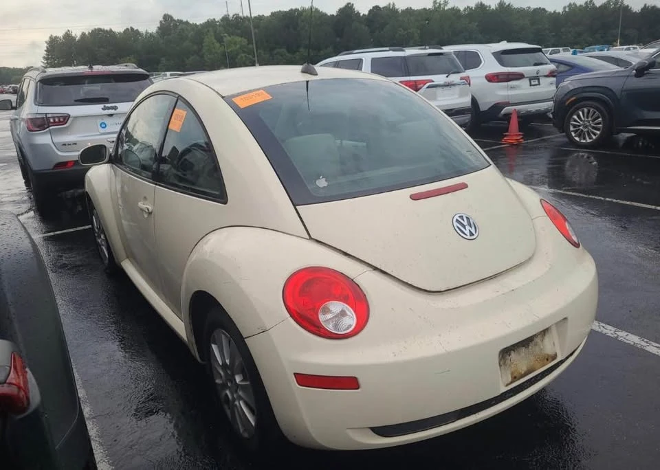 2008 Volkswagen New Beetle - Image 3 of 9