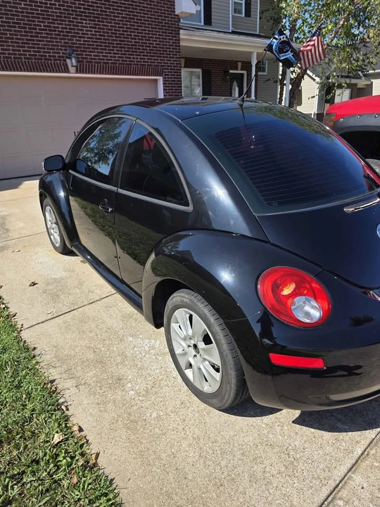 2008 Volkswagen New Beetle - Image 2 of 13