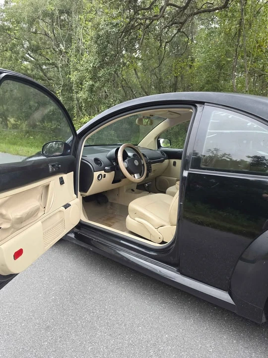 2008 Volkswagen New Beetle - Image 9 of 20