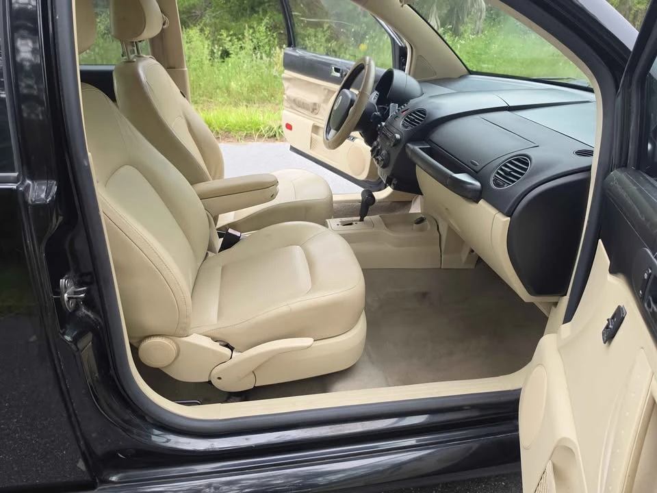 2008 Volkswagen New Beetle - Image 14 of 20