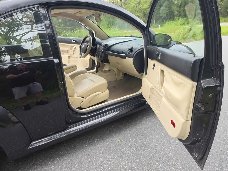 2008 Volkswagen New Beetle - Image 10 of 20