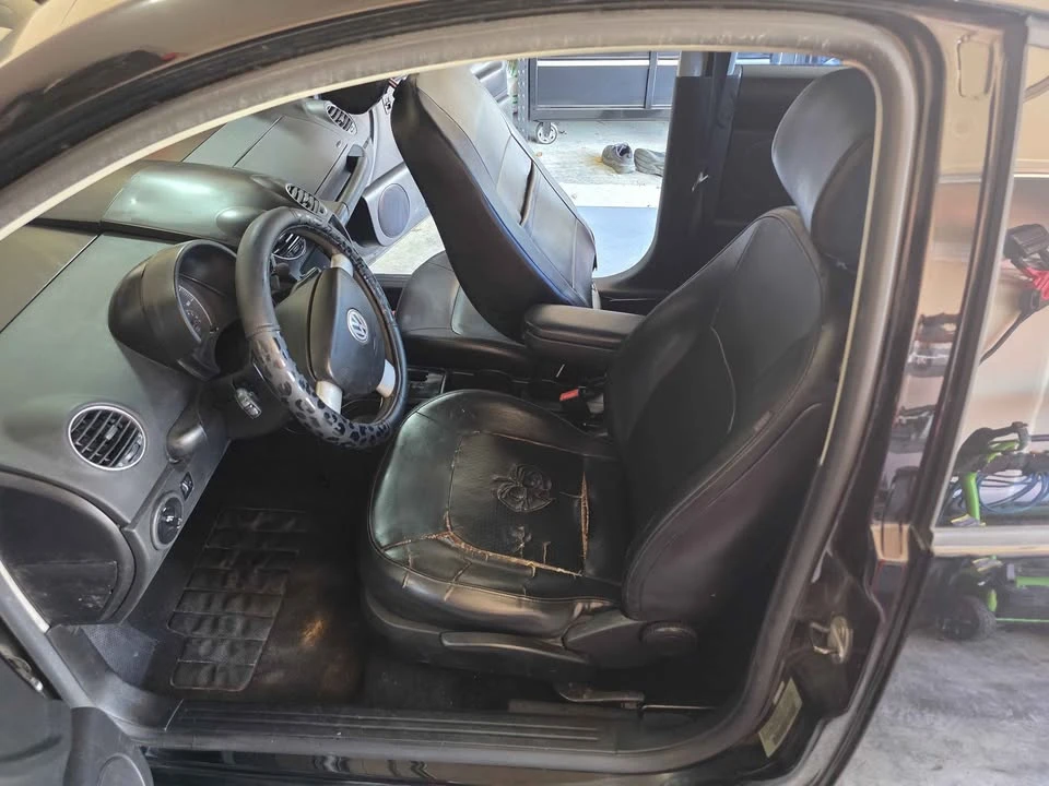2008 Volkswagen New Beetle - Image 10 of 13