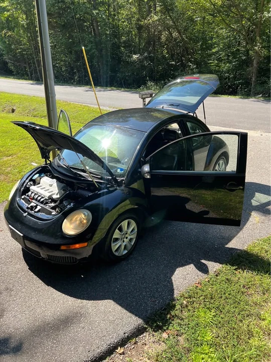 2008 Volkswagen New Beetle - Image 2 of 20