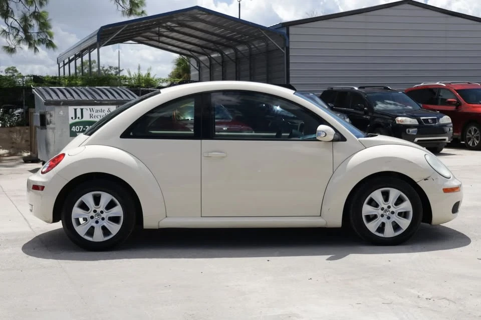 2008 Volkswagen New Beetle - Image 3 of 12