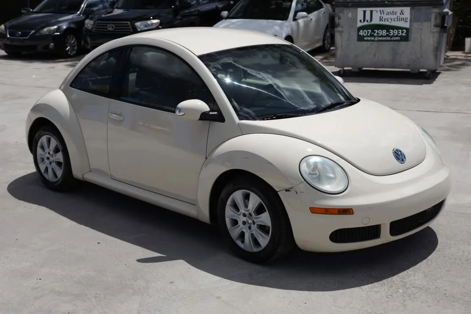 2008 Volkswagen New Beetle - Image 2 of 12