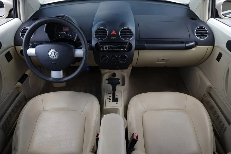 2008 Volkswagen New Beetle - Image 8 of 12