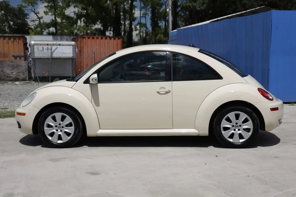 2008 Volkswagen New Beetle - Image 7 of 12