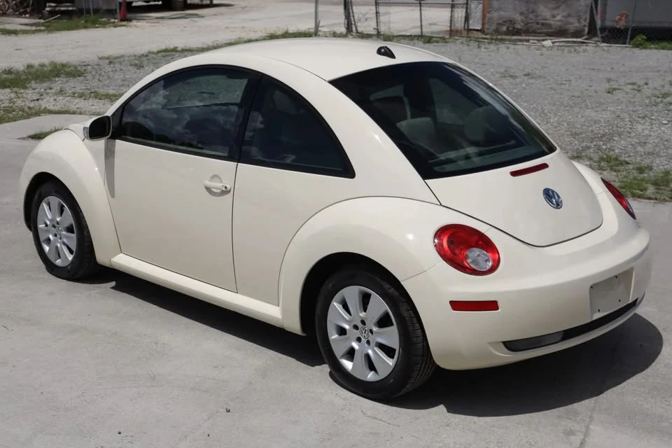 2008 Volkswagen New Beetle - Image 6 of 12