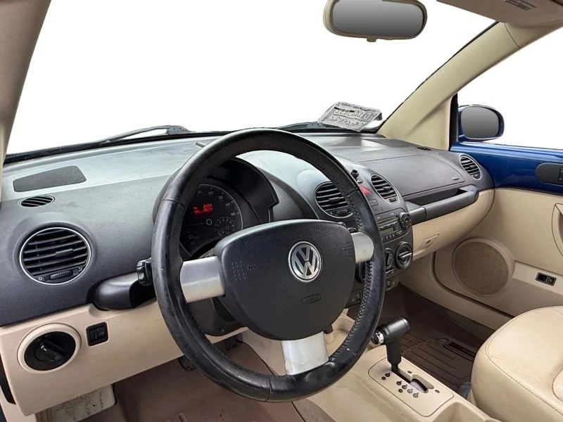 2008 Volkswagen New Beetle - Image 10 of 14