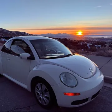 2008 Volkswagen New Beetle SE Hatchback 2D