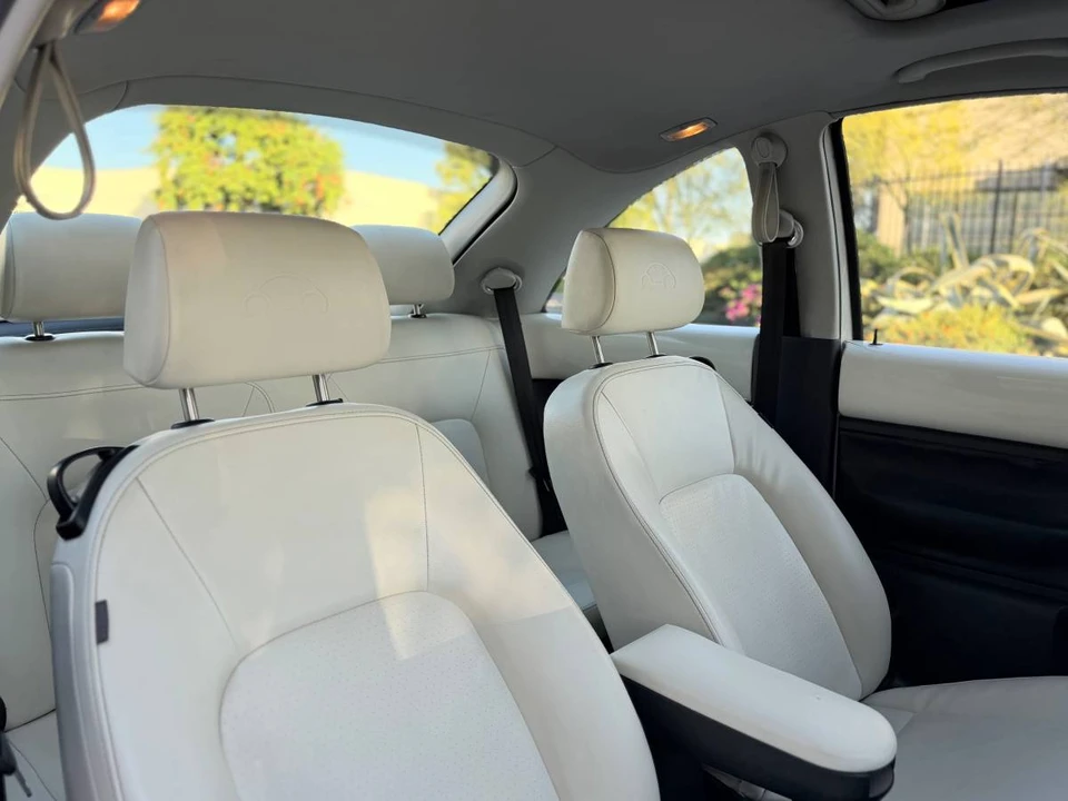 2008 Volkswagen New Beetle - Image 14 of 20