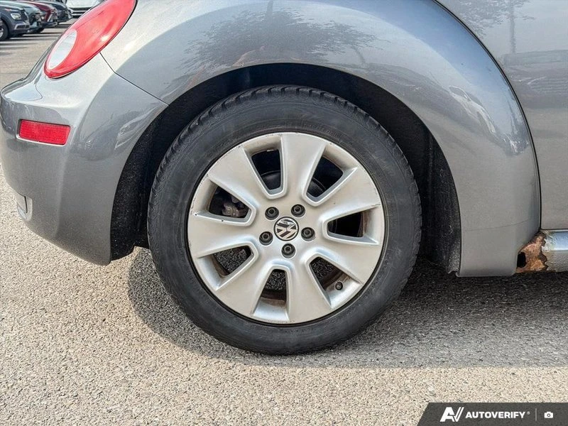2008 Volkswagen New Beetle - Image 9 of 18