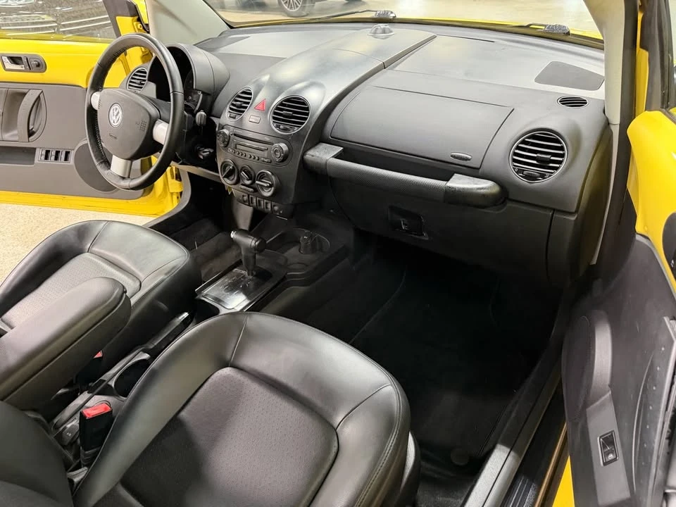 2008 Volkswagen New Beetle - Image 19 of 20