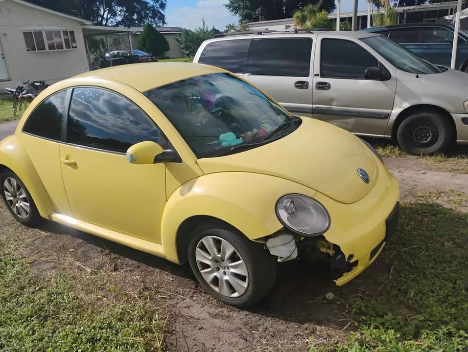 2008 Volkswagen New Beetle - Image 2 of 2