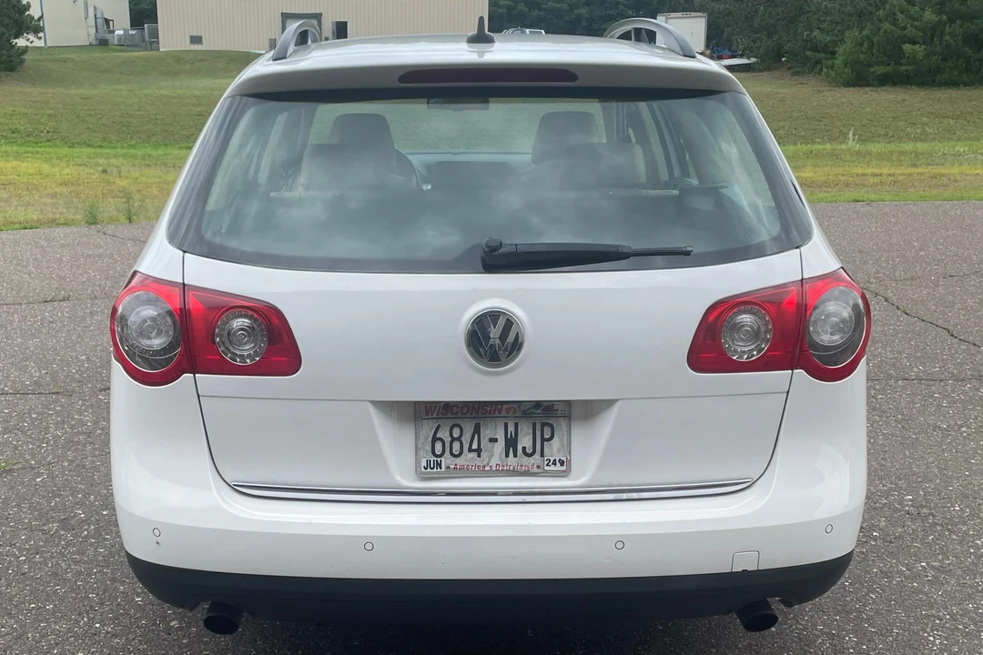 2008 Volkswagen Passat - Image 5 of 31