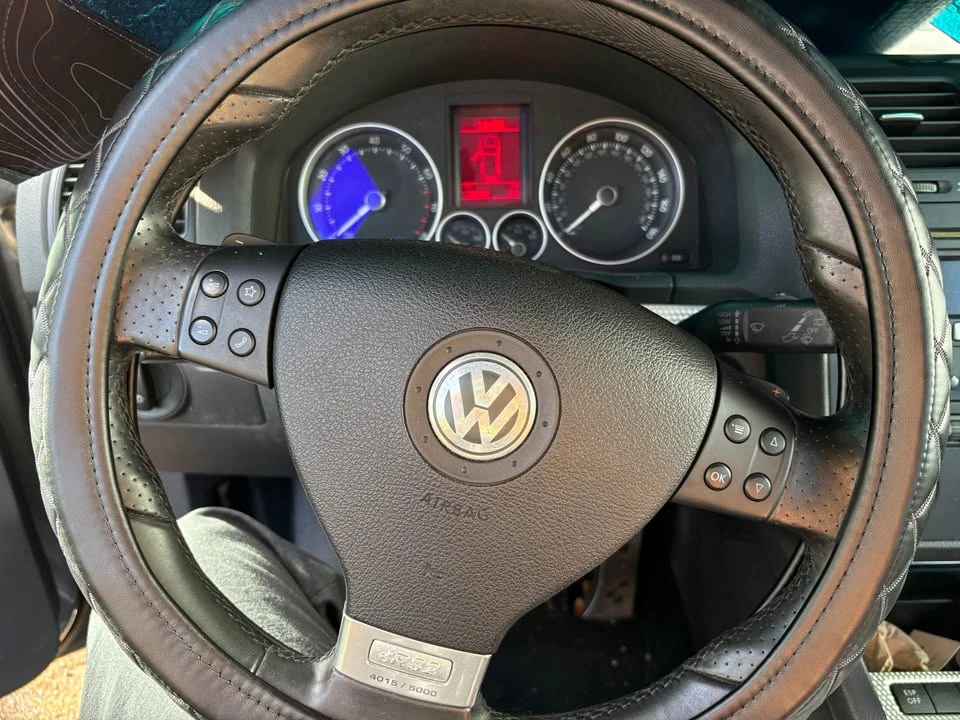 2008 Volkswagen R32 Mk5 - Image 9 of 12