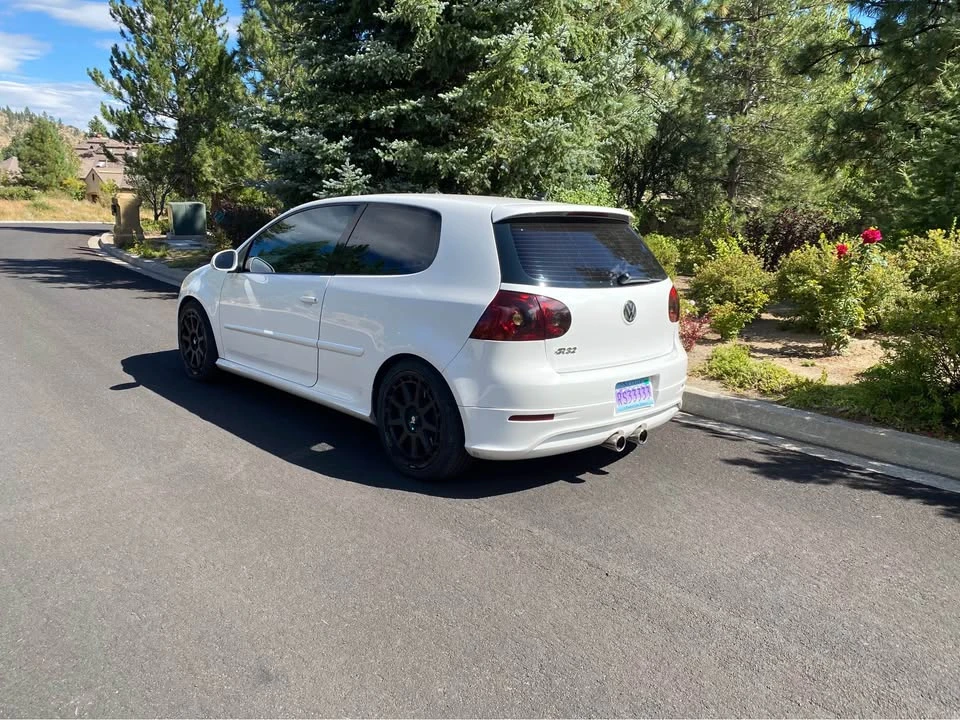 2008 Volkswagen R32 Mk5 - Image 2 of 12