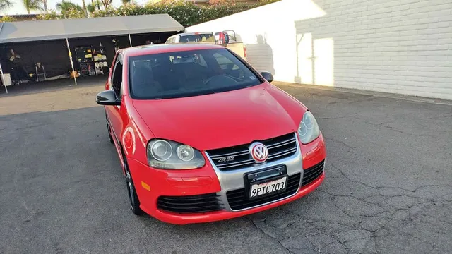 2008 Volkswagen R32 Hatchback 2D
