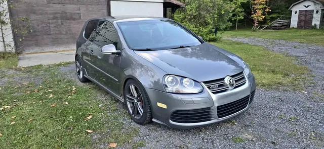 2008 Volkswagen R32 Hatchback 2D