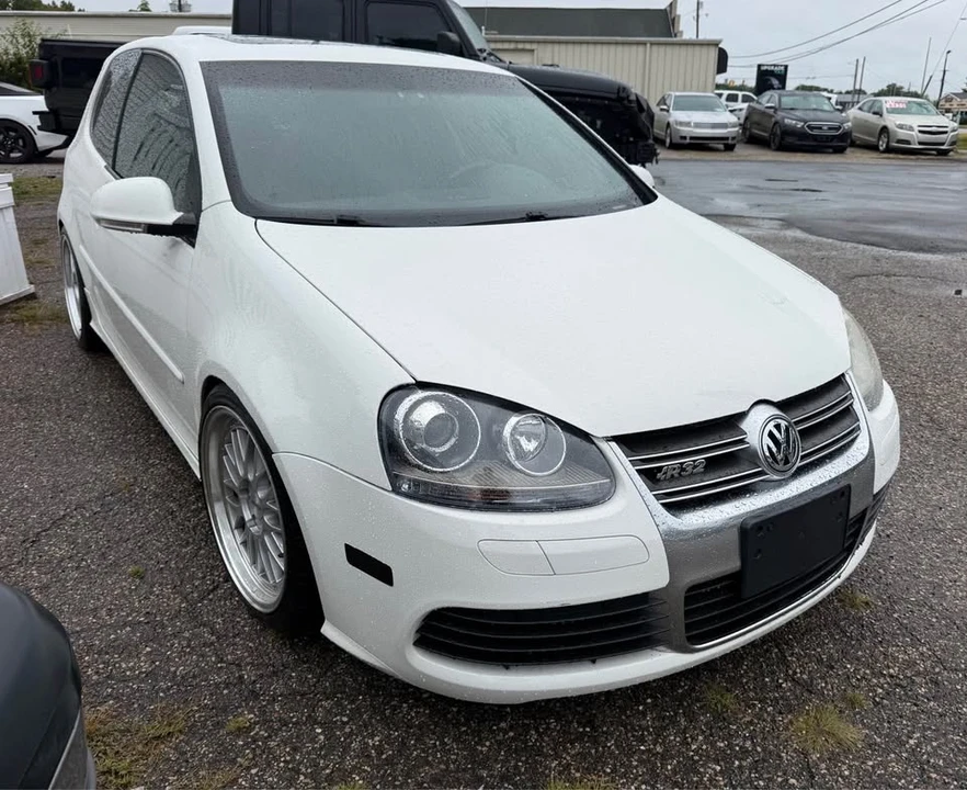2008 Volkswagen R32 Mk5 - Image 2 of 17