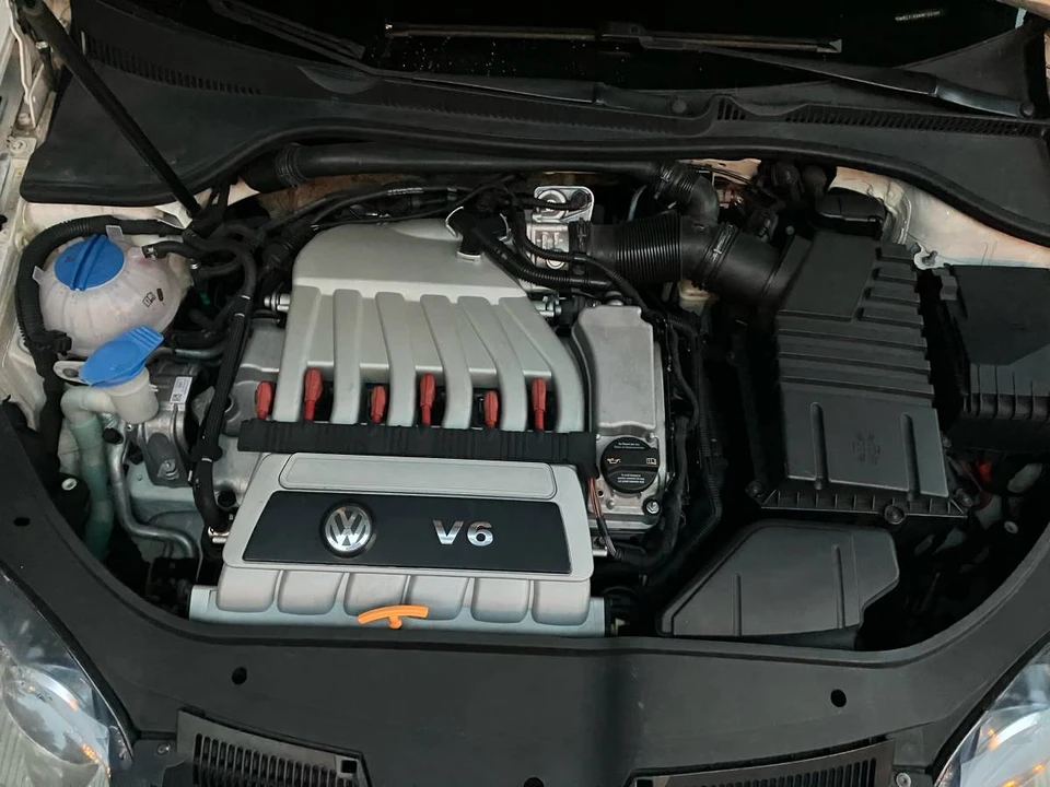2008 Volkswagen R32 Mk5 - Image 16 of 21