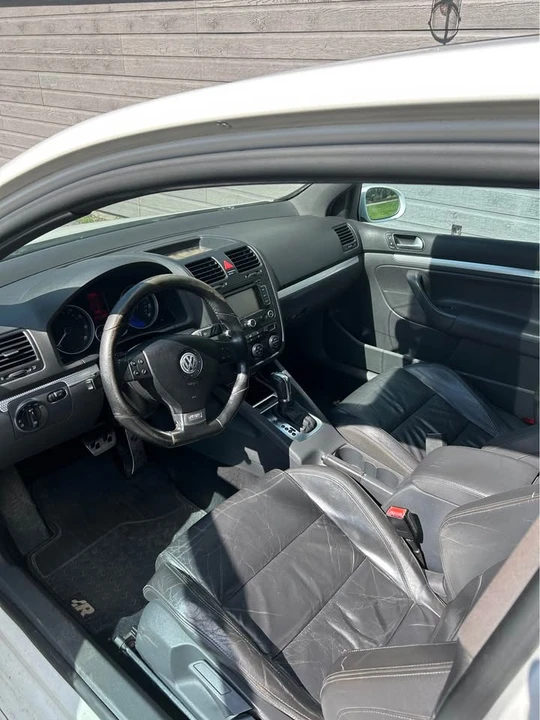 2008 Volkswagen R32 Mk5 - Image 14 of 19