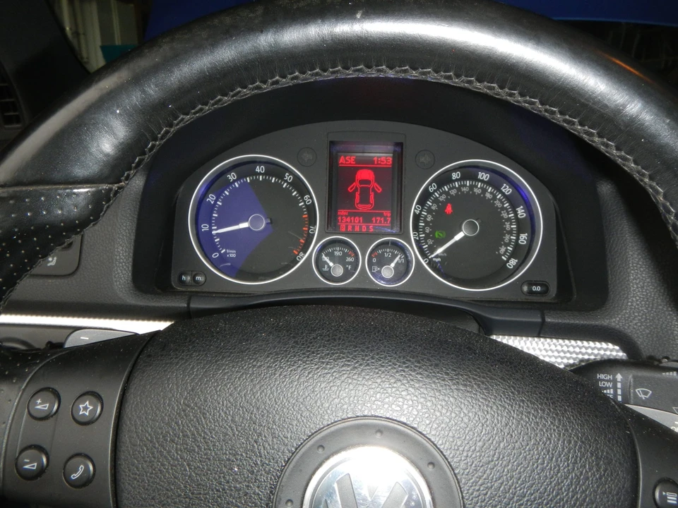 2008 Volkswagen R32 Mk5 - Image 21 of 31