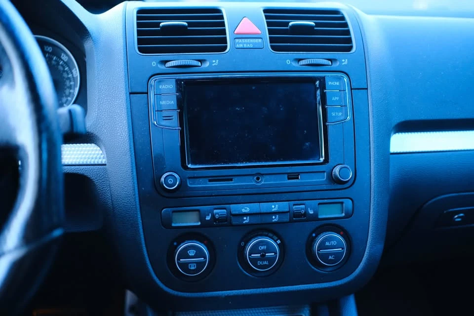 2008 Volkswagen R32 Mk5 - Image 8 of 18