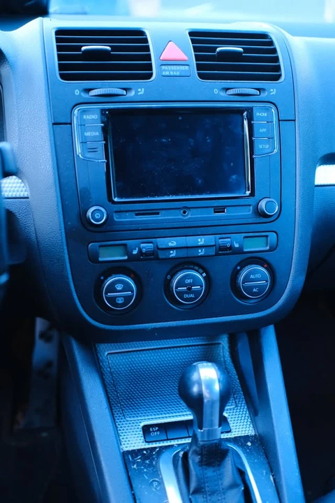 2008 Volkswagen R32 Mk5 - Image 9 of 18
