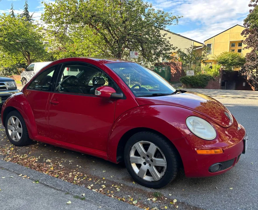 2008 Volkswagen New Beetle - Image 2 of 3