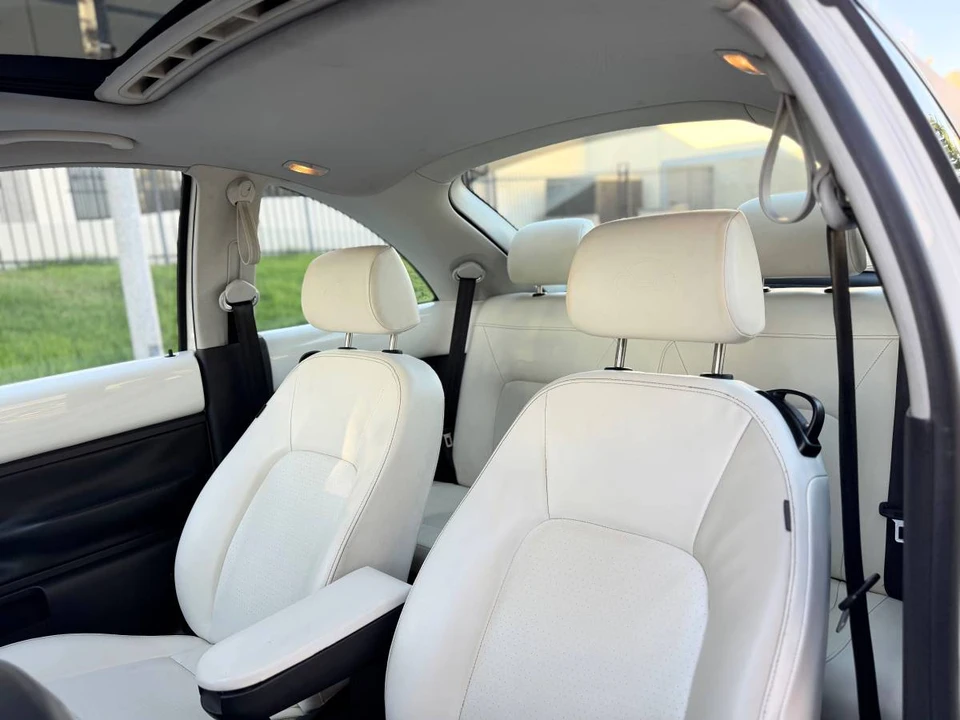 2008 Volkswagen New Beetle - Image 12 of 20