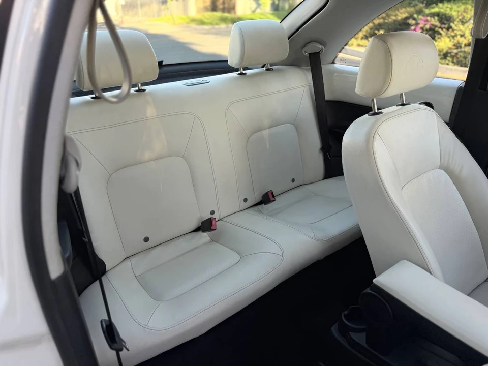2008 Volkswagen New Beetle - Image 17 of 20