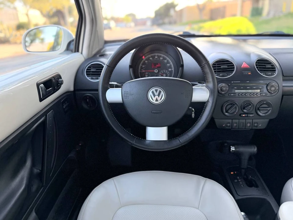 2008 Volkswagen New Beetle - Image 8 of 20