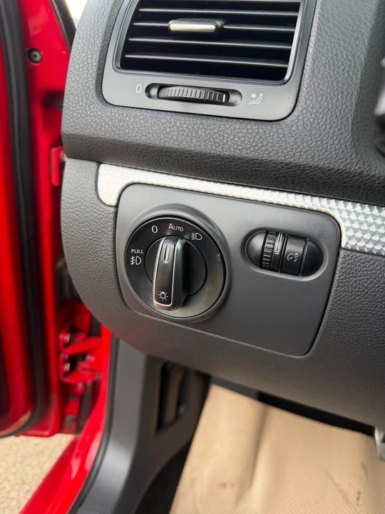 2008 Volkswagen R32 Mk5 - Image 13 of 14