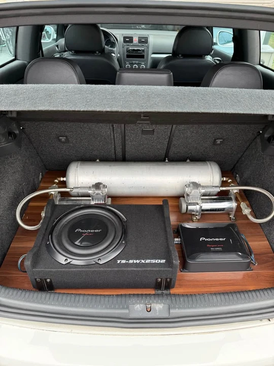 2008 Volkswagen R32 Mk5 - Image 8 of 12