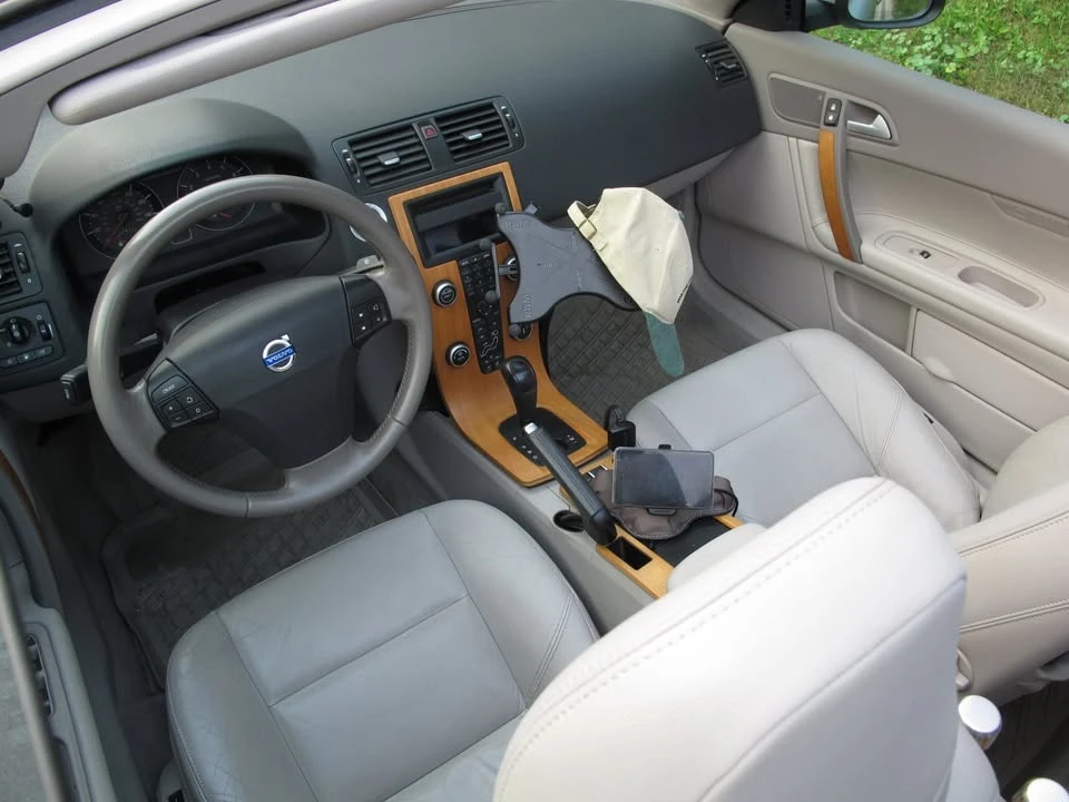 2008 Volvo C70 2nd Gen - Image 4 of 15