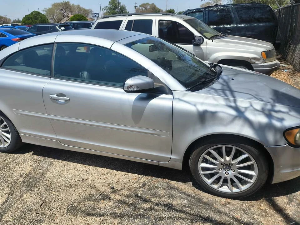 2008 Volvo C70 2nd Gen - Image 2 of 6