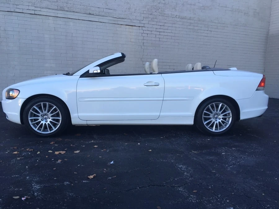 2008 Volvo C70 2nd Gen - Image 2 of 8