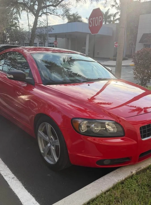 2008 Volvo C70 2nd Gen - Image 2 of 7