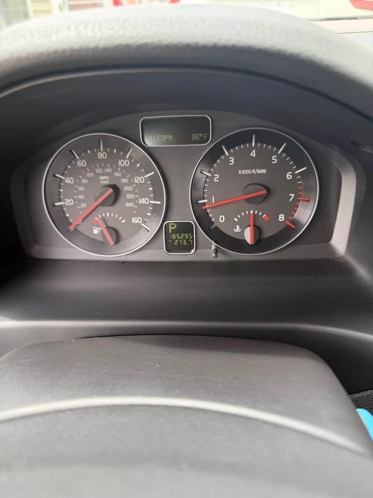 2008 Volvo C70 2nd Gen - Image 2 of 5
