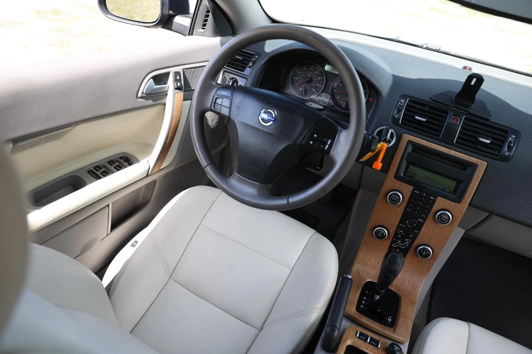 2008 Volvo C70 2nd Gen - Image 20 of 21