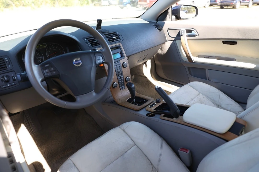2008 Volvo C70 2nd Gen - Image 4 of 12