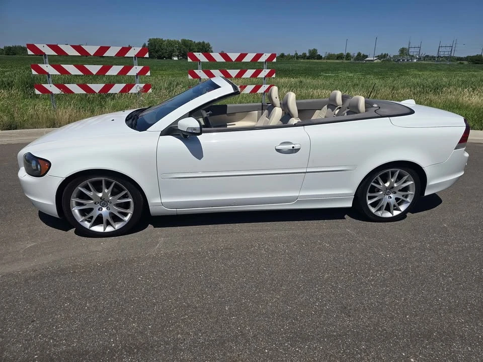 2008 Volvo C70 2nd Gen - Image 2 of 15