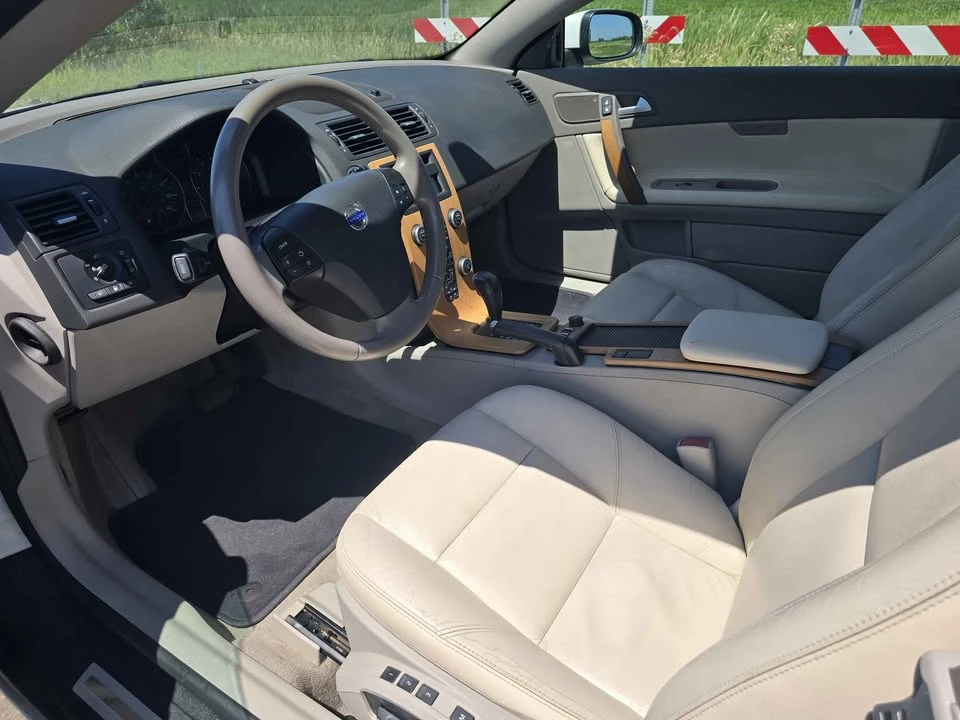 2008 Volvo C70 2nd Gen - Image 11 of 15