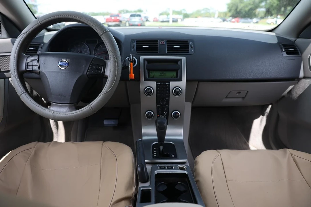 2008 Volvo C70 2nd Gen - Image 21 of 31