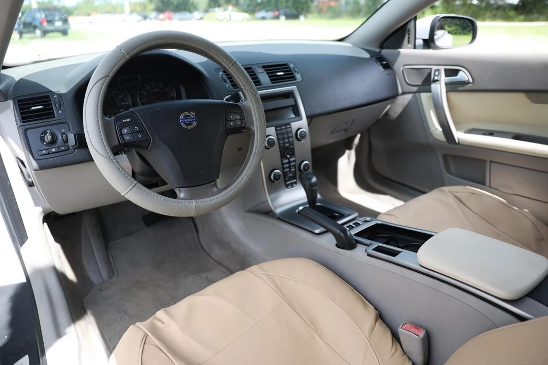 2008 Volvo C70 2nd Gen - Image 4 of 31