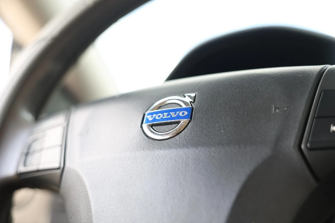 2008 Volvo C70 2nd Gen - Image 26 of 31
