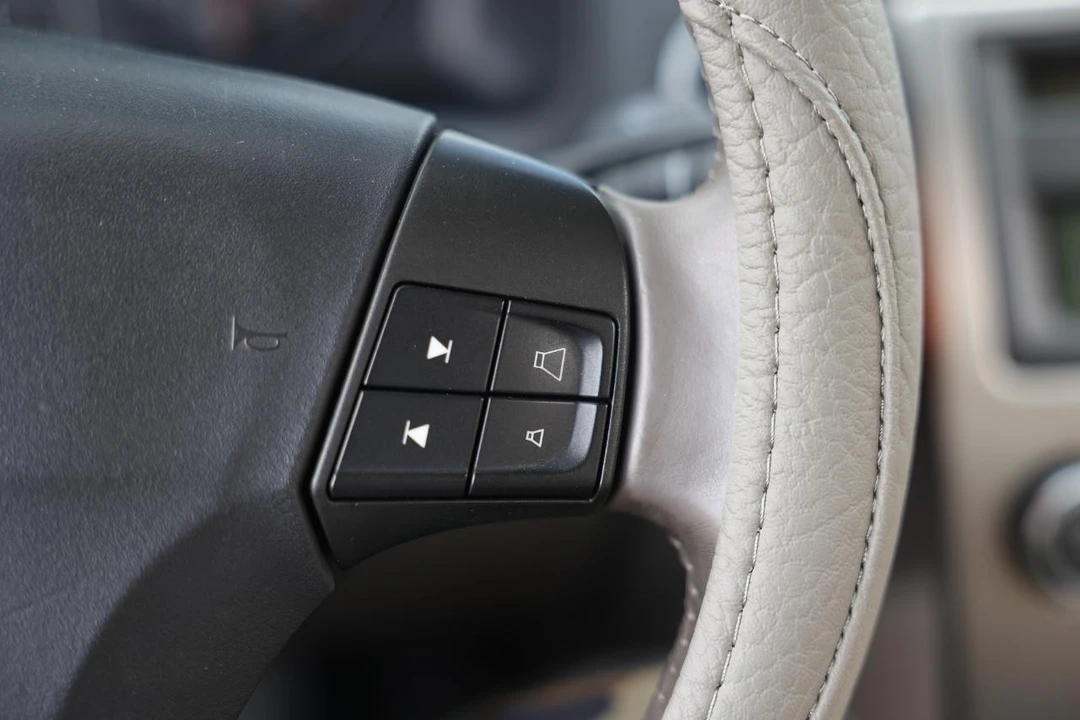 2008 Volvo C70 2nd Gen - Image 25 of 31